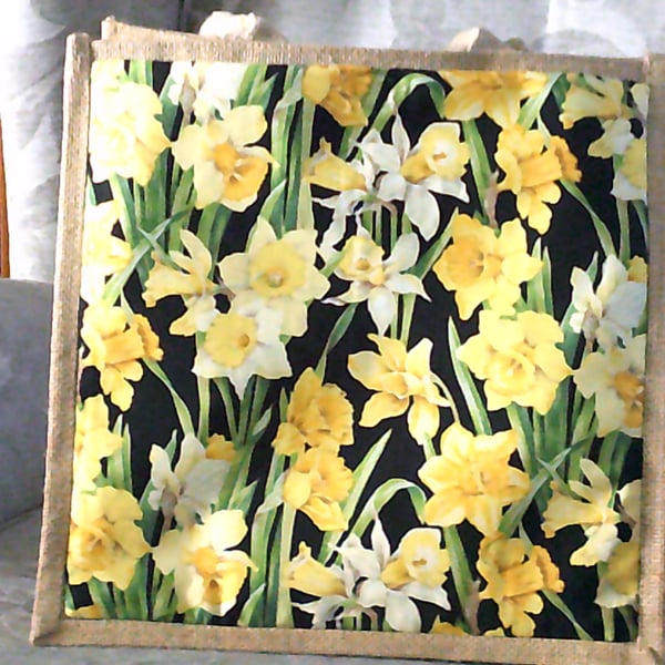 Medium Jute Bag with Daffodils Pocket