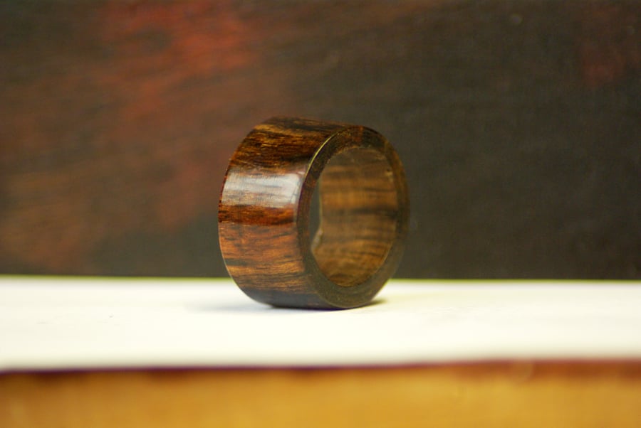 Solid exotic wood ring: Amazaque