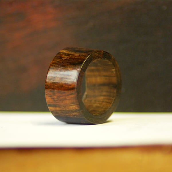 Solid exotic wood ring: Amazaque