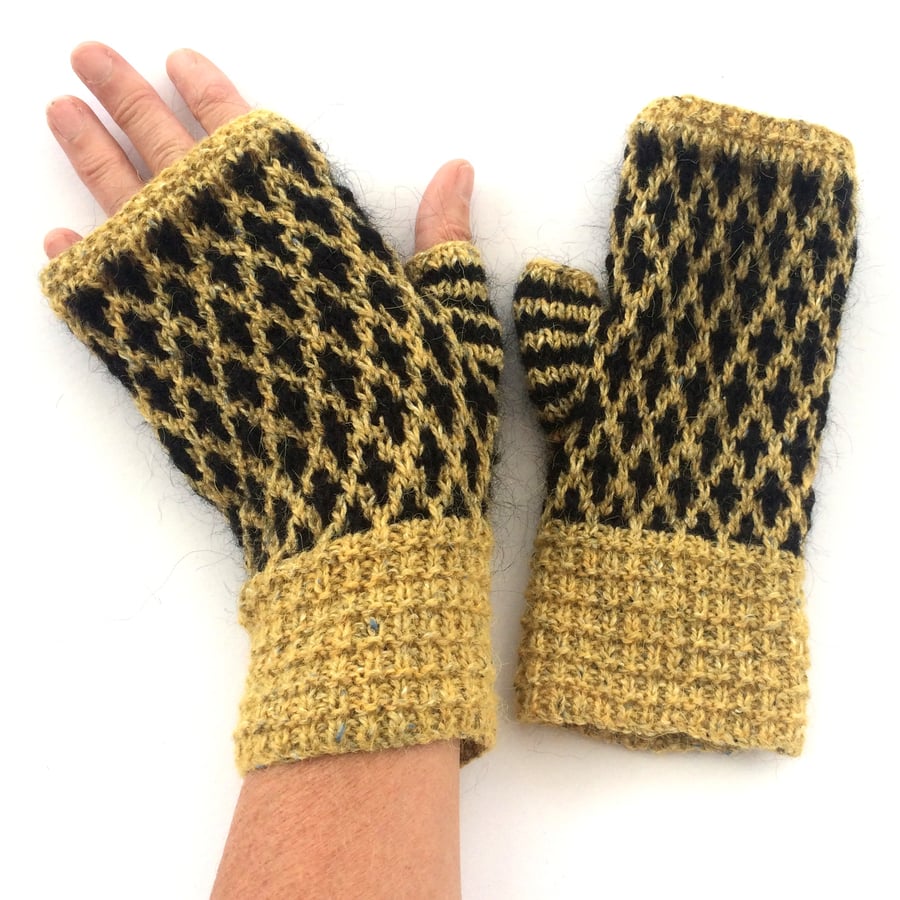 Mustard wool fingerless gloves 