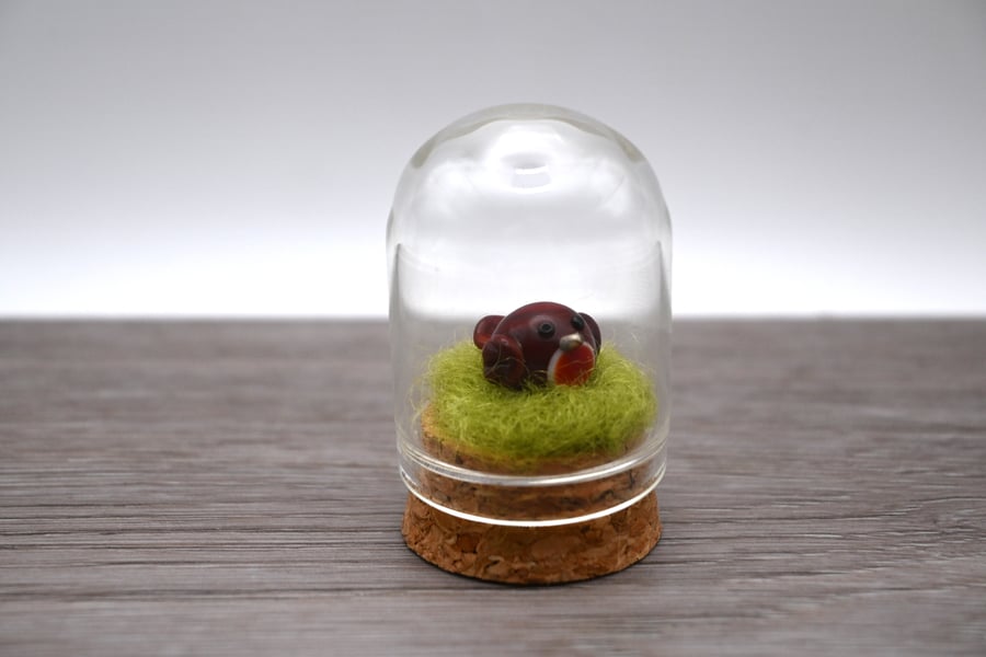 small glass robin keepsake figure