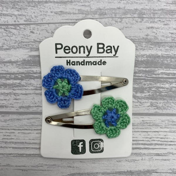 Hair clips, green & blue flower hair clips