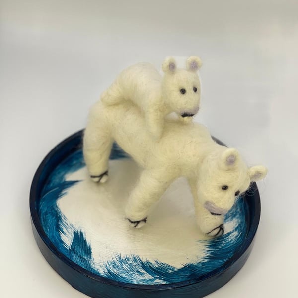 Polar Bear mum and baby