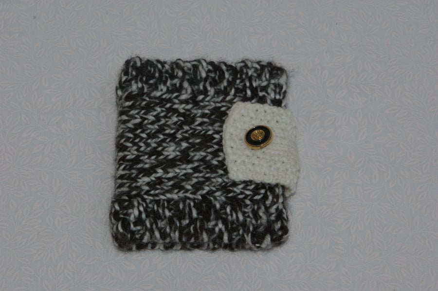 Sewing Needle Case in Black and White