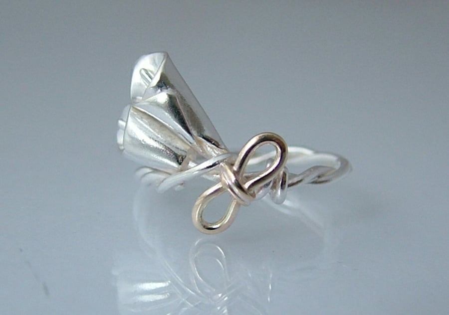 Sterling silver 9ct gold calla lily ring