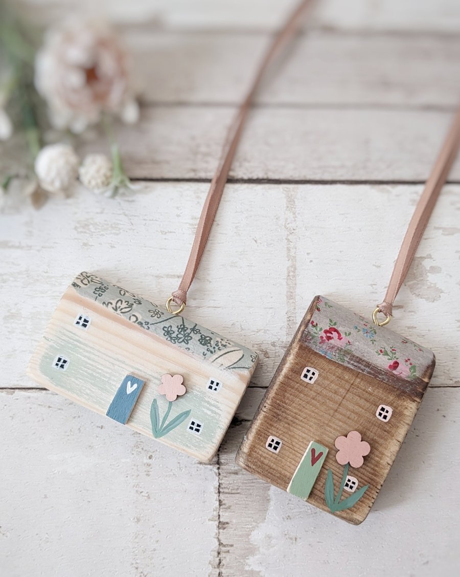 Set of 2 Wooden Floral House Hanging Decorations