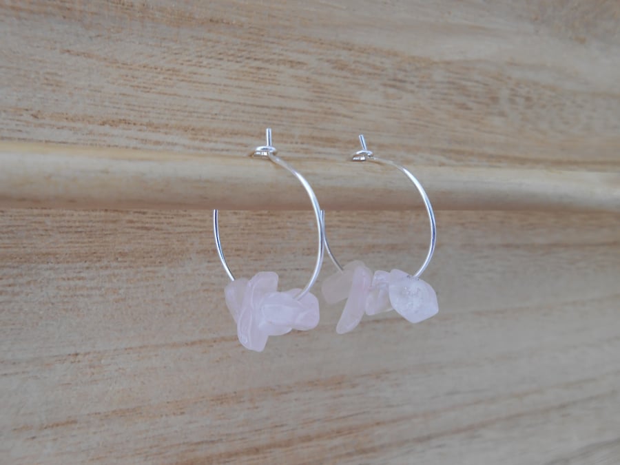 Rose quartz thin hoop earrings in sterling silver.  Ref : 275