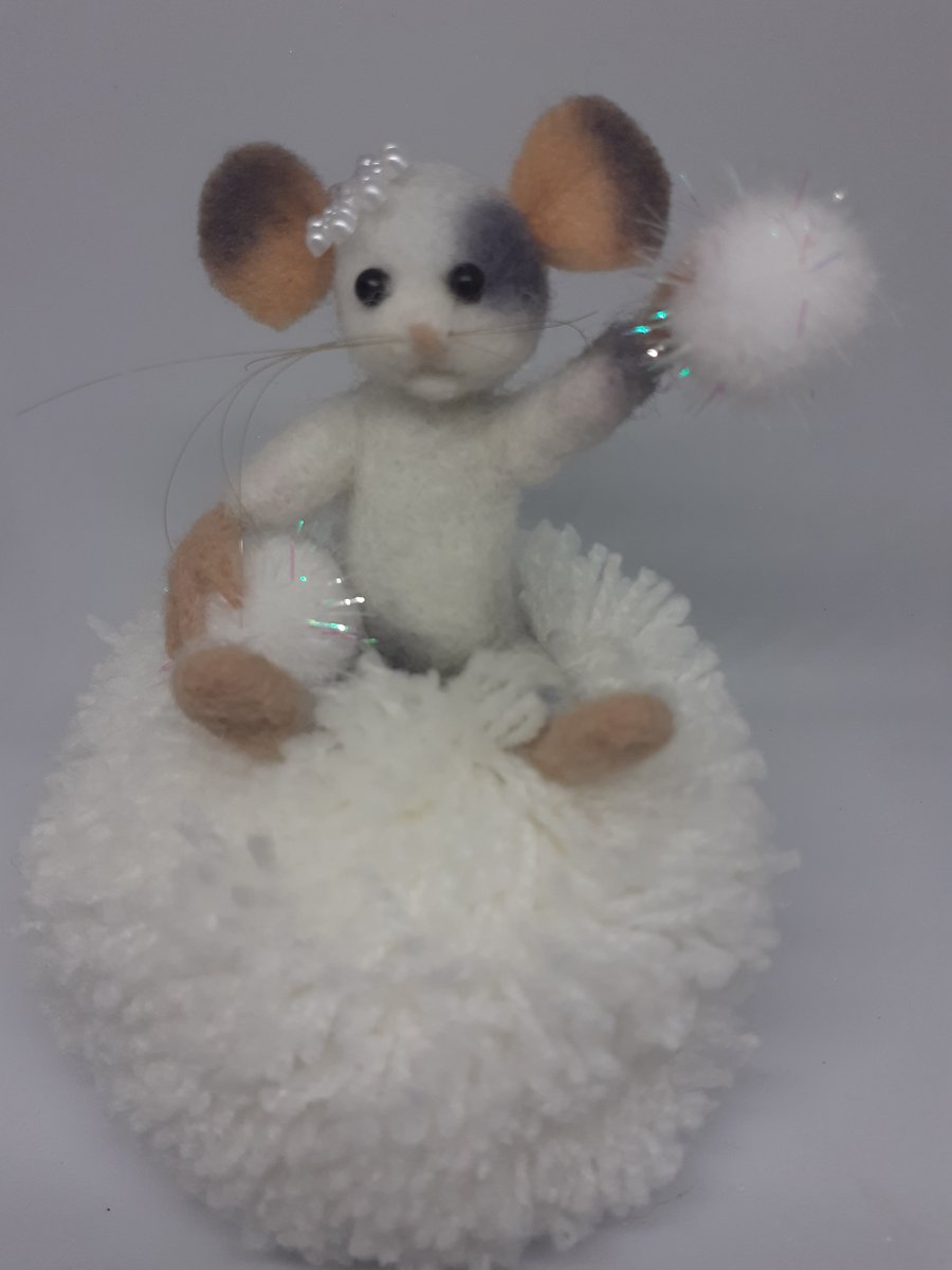 Needle felted mouse on snowball