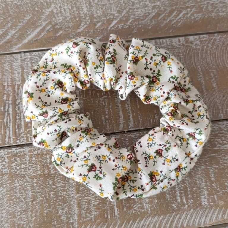 Floral scrunchie 