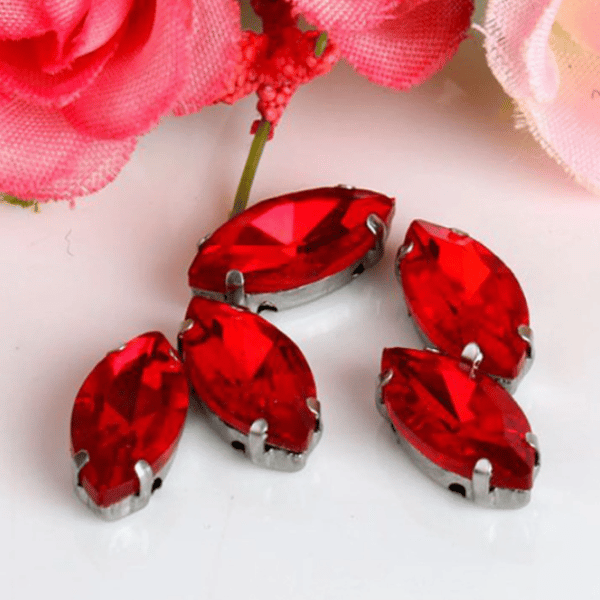 (S18S red) 50 Pcs, 5 x 10mm Sew On Crystal Horse Eye Beads, Glass Leaf 