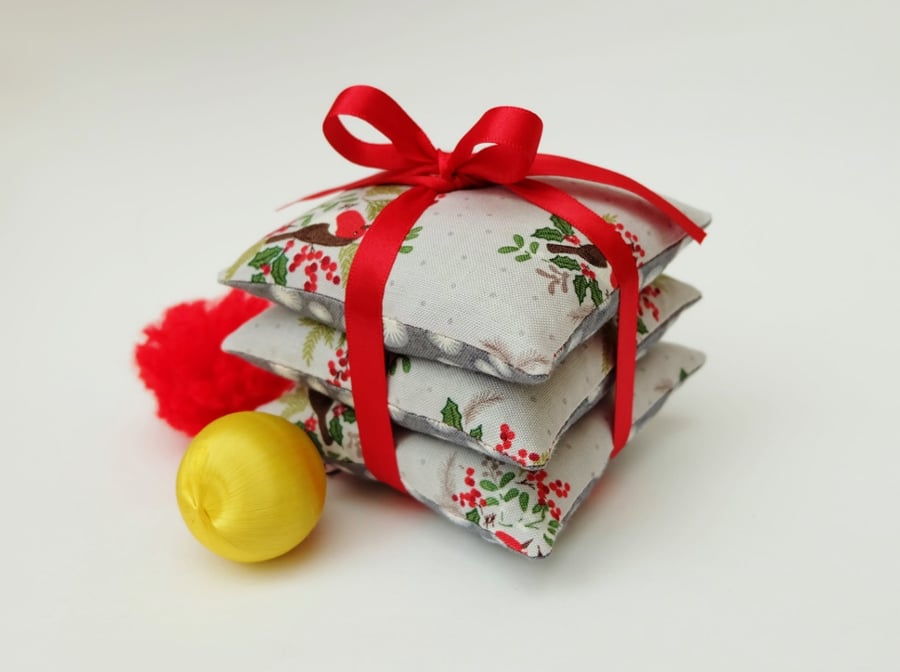 SPECIAL OFFER  Christmas Robin Lavender Sachets, Robins Lavender Pillow Trio  