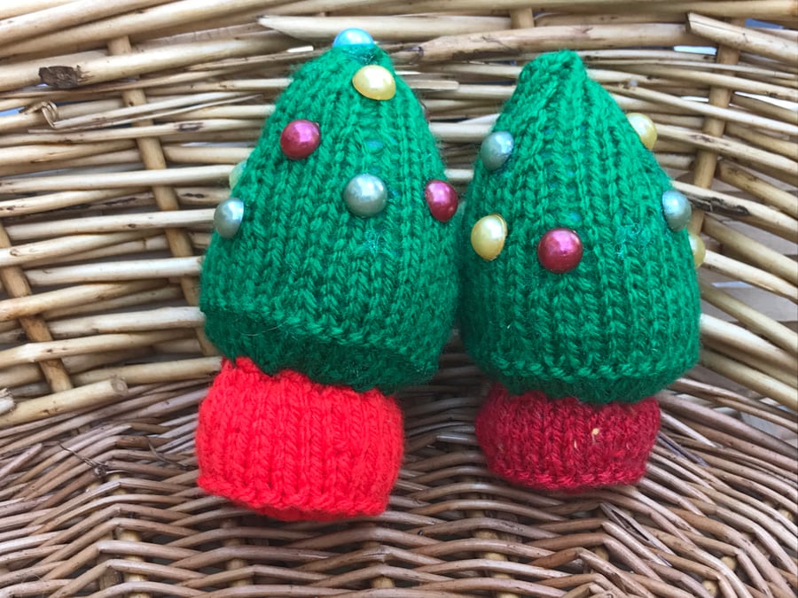 Knitted Christmas tree ornaments 