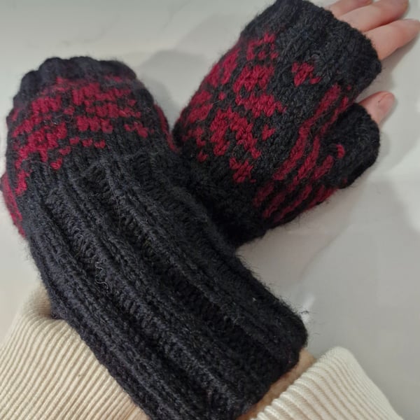 Cosy hand knitted winter wrist warmers or fingerless gloves black & winesize s-m
