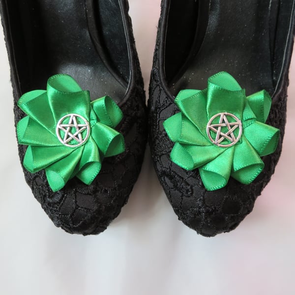 Emerald Green Pentagram Satin Ruffle Shoe Clips - Gothic Witch Magic Wedding 