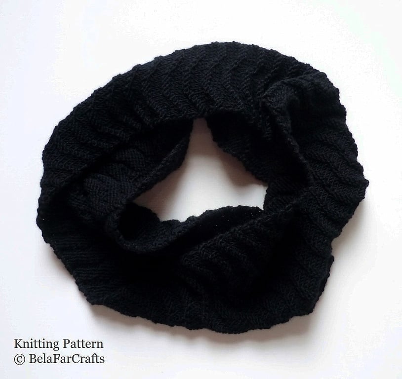 KNITTING PATTERN - Wavy Neck Warmer - Ladies Cowl