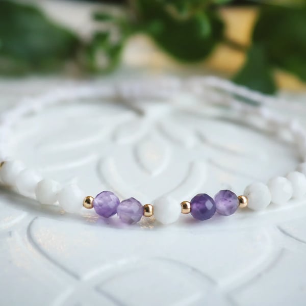 Womens Bracelet with Moonstone and Amethyst in ehite