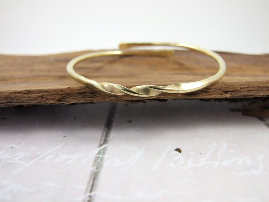 Brass Twist Adjustable Fit Medium Weight Bangle 