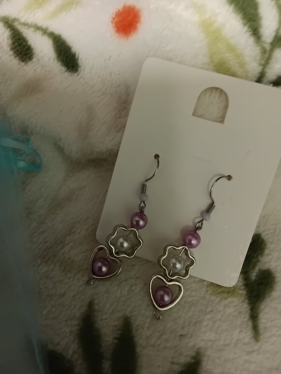 Very pretty silver & beads drop earrings,  pink & white beads, unusual 