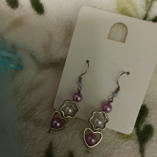 Very pretty silver & beads drop earrings,  pink & white beads, unusual 