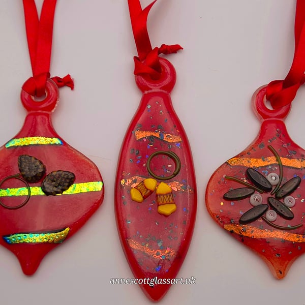 Three Handmade Fused Glass 3D Baubles in Red with Mistletoe,Pinecone,Bells