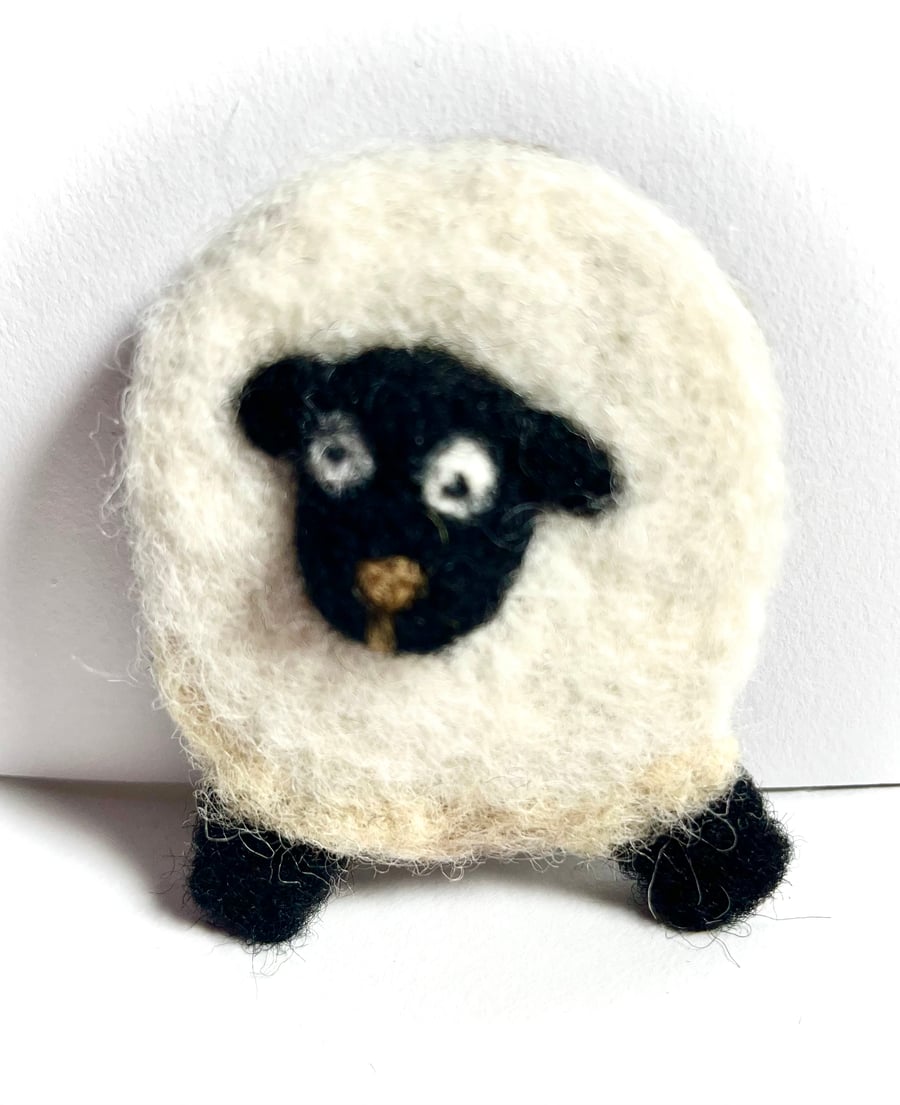 Sheep Pin Brooch - Needlefelted