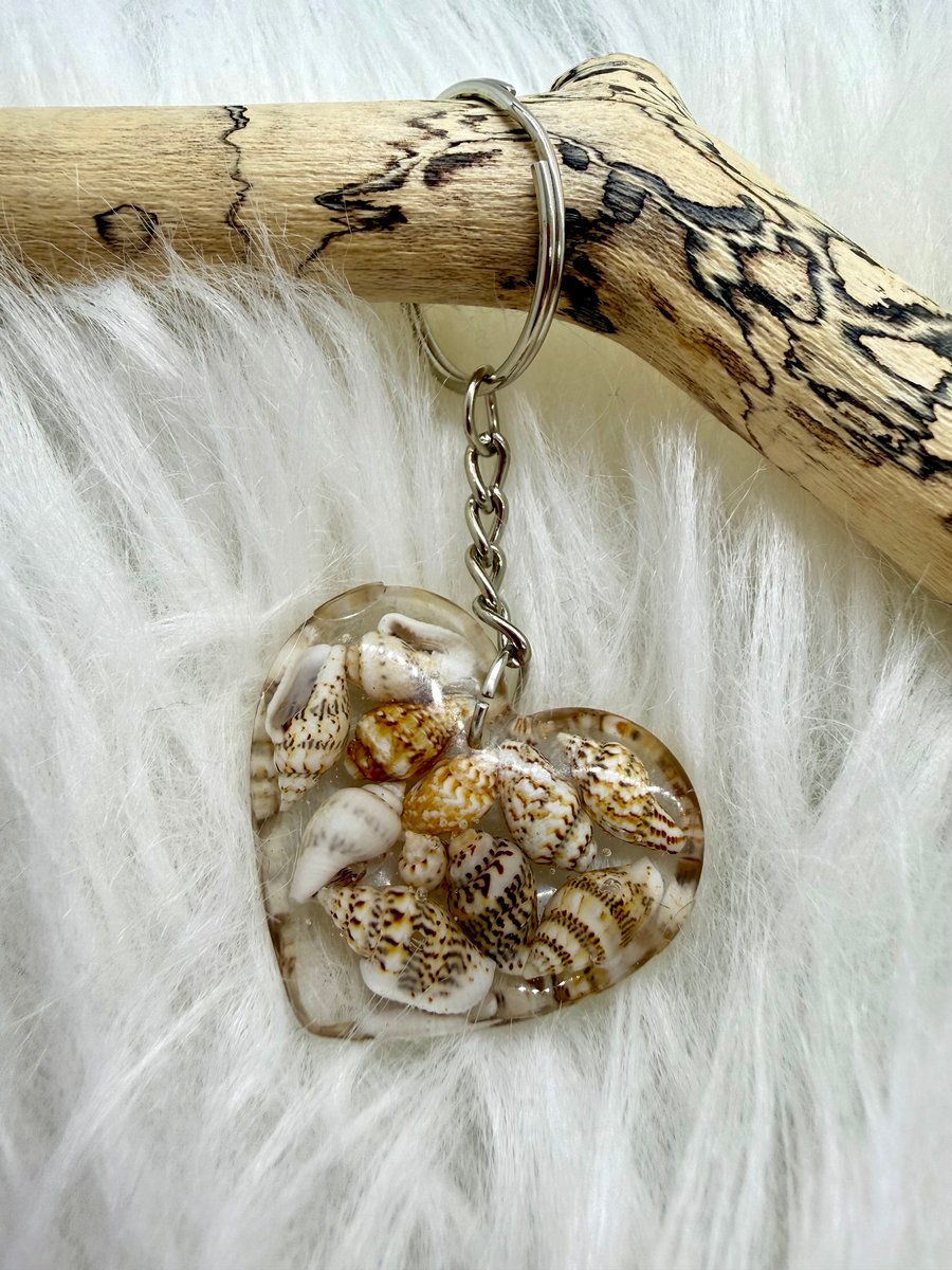 Seashell heart shaped keyring 
