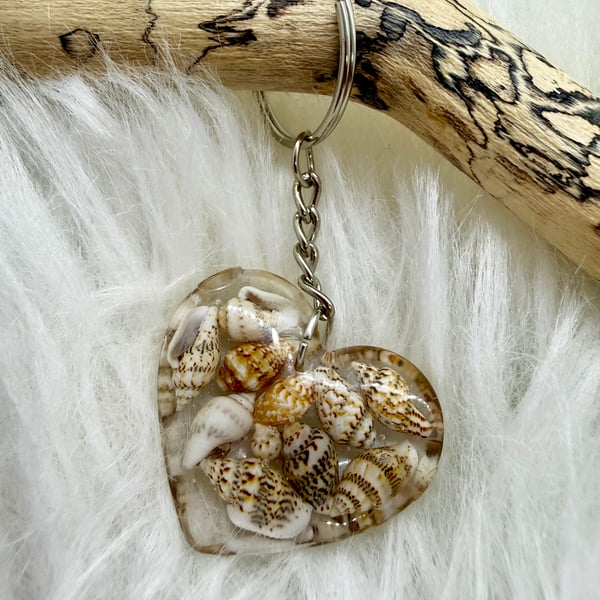Seashell heart shaped keyring 