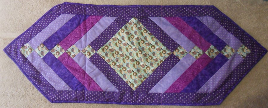 Purple, Owl pointed table runner
