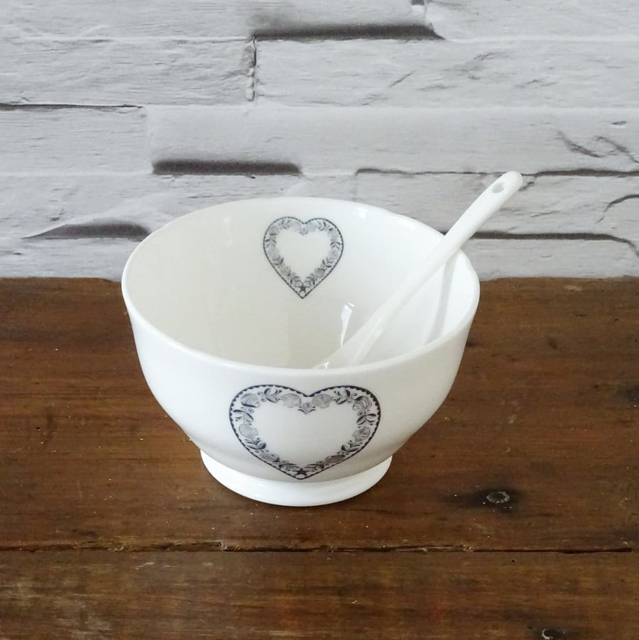 Small Ceramic Scandi Heart Bowl with Spoon