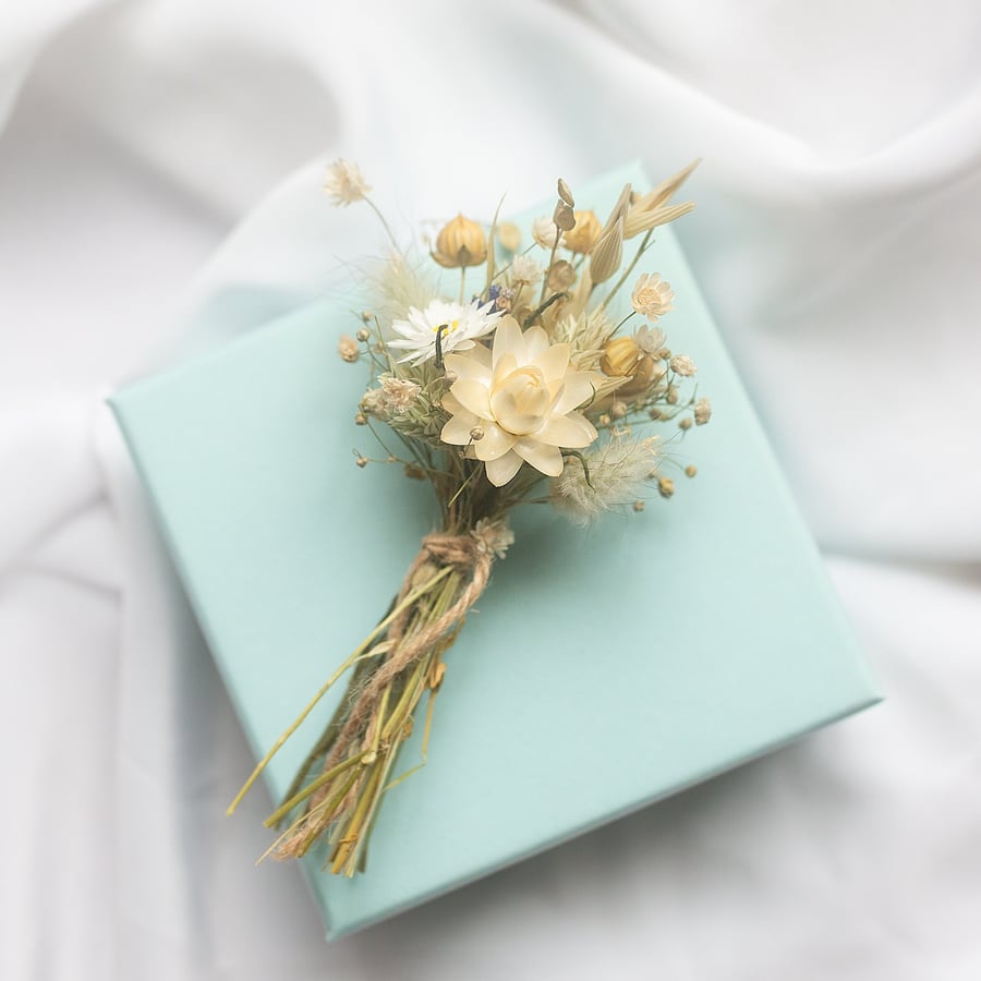 Dried Flower Neutral Creamy white Mini Posies in a pale blue Gift Box