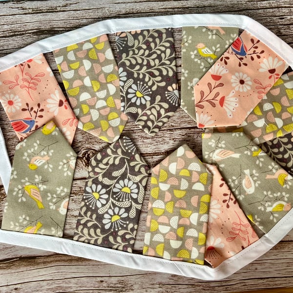 Mini bunting