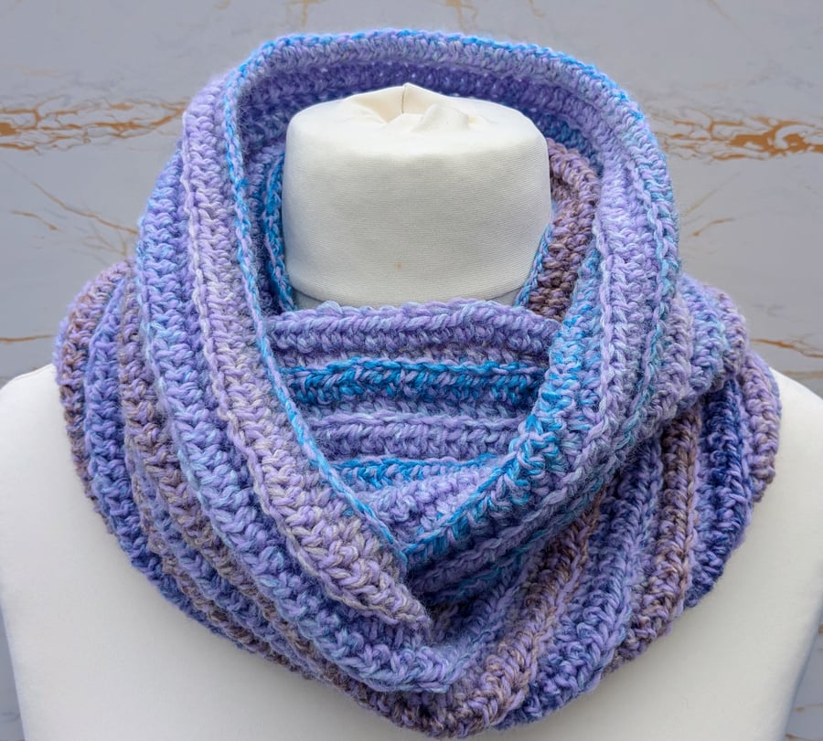 Crochet infinity scarf