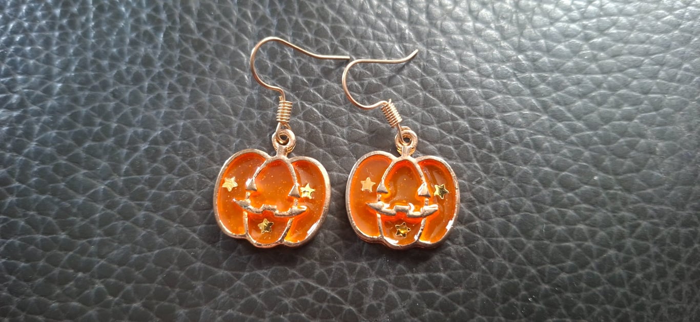Halloween themed earrings-orange pumpkin 