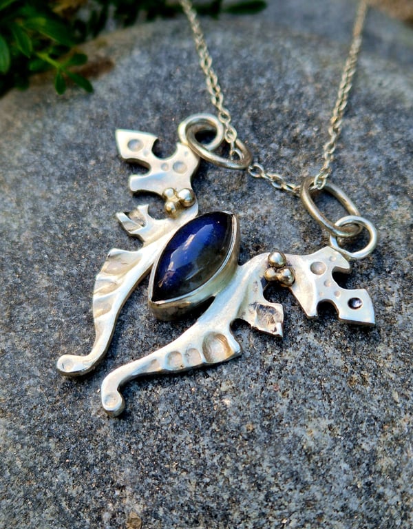 Handmade art silver pendant with labradorite stone