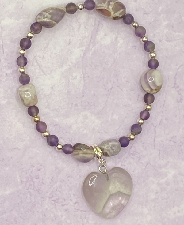 Stretchy bracelet with chevron amethyst nuggets and matching heart charm