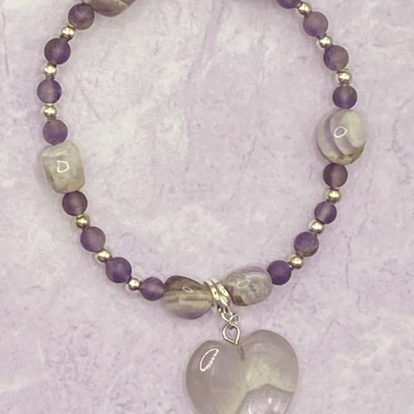 Stretchy bracelet with chevron amethyst nuggets and matching heart charm