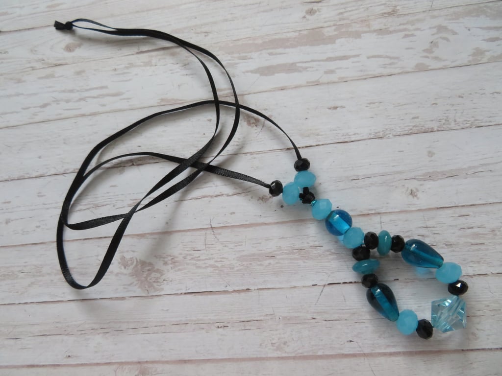 Turquoise Aqua Blue & Black Beaded Wire Ribbon Tie Pendant Necklace 