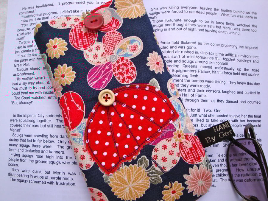 SALE Glasses case - appliqued  umbrella - sunglasses - reading - driving.
