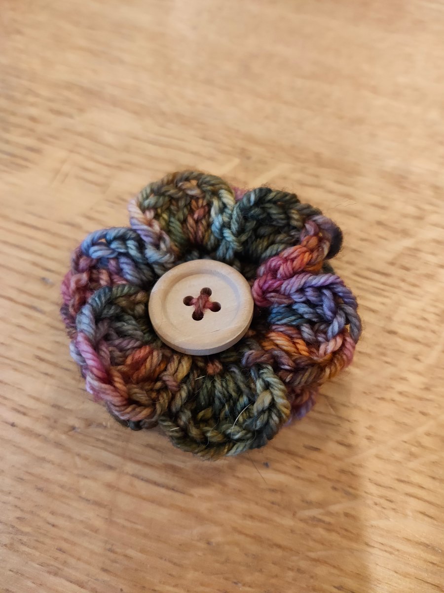 Crochet Flower Brooch - Piedras