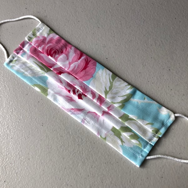 Fabric face mask with filter (floral design)