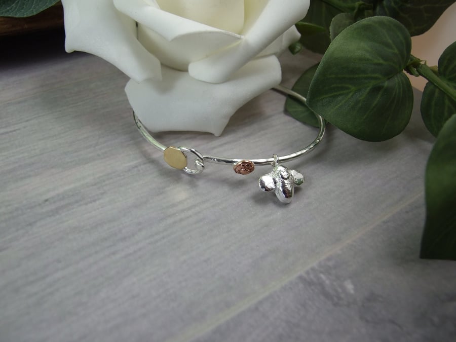 Sterling Silver Tension Bangle with Clasp and Bee Charm. Size Medium 