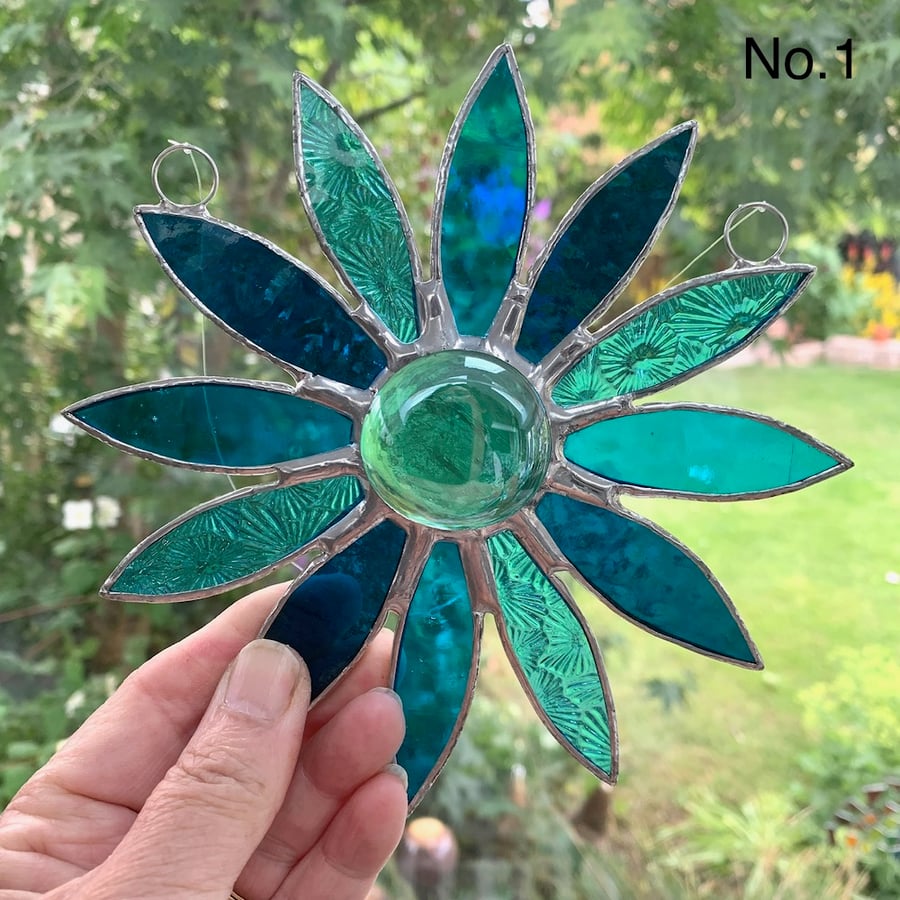 Stained Glass Daisy Suncatcher Handmade Hanging Decoration - Turquoise No.1