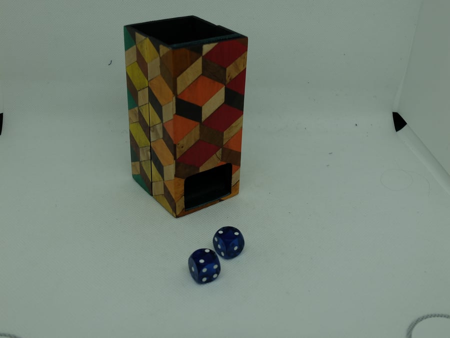 Small colourful take-apart Baffle Box, cubes design