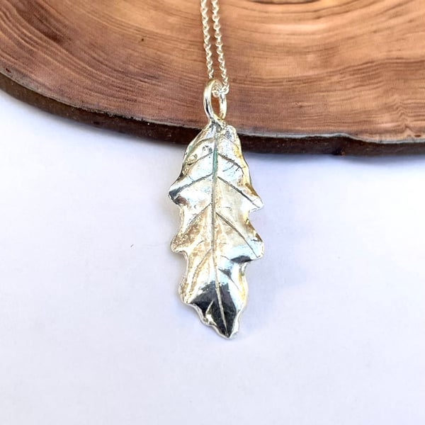 Fine silver oak leaf pendant