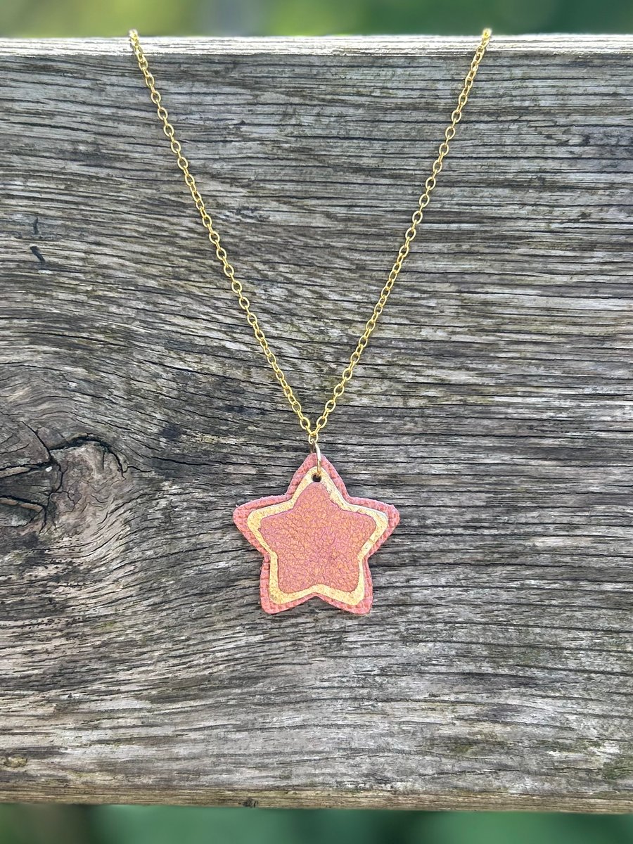 Star leather necklace