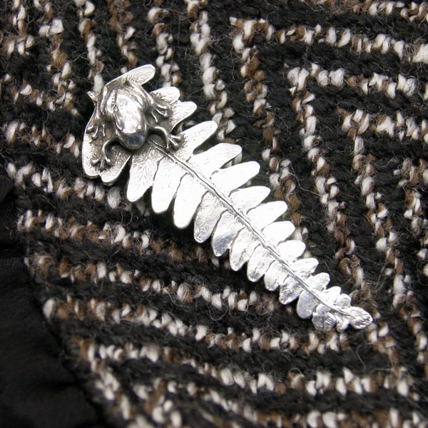 Frog on Leaf Pewter Brooch