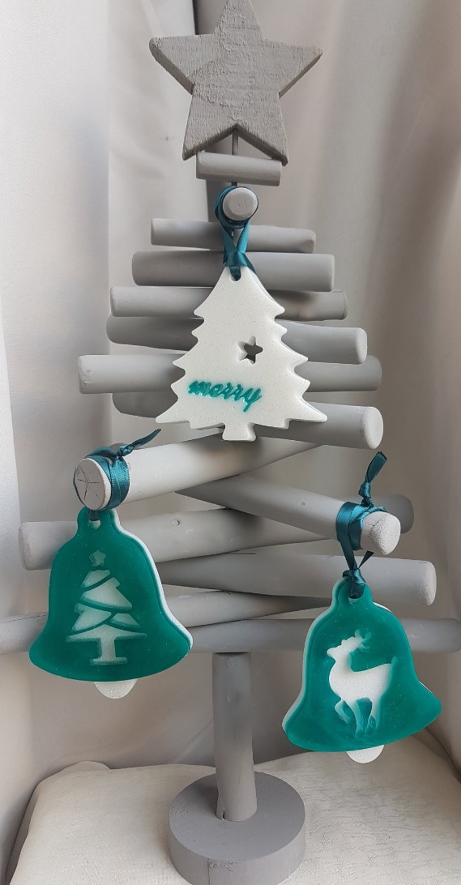 Set of 3 Resin Decorations - Turquoise and Glittery White.