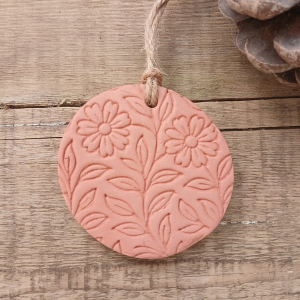 Daisies Round Terracotta Hanging Aromatherapy Diffuser