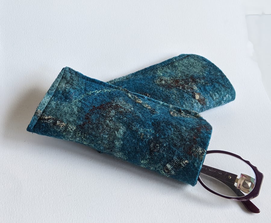 Glasses case: felted wool - teal