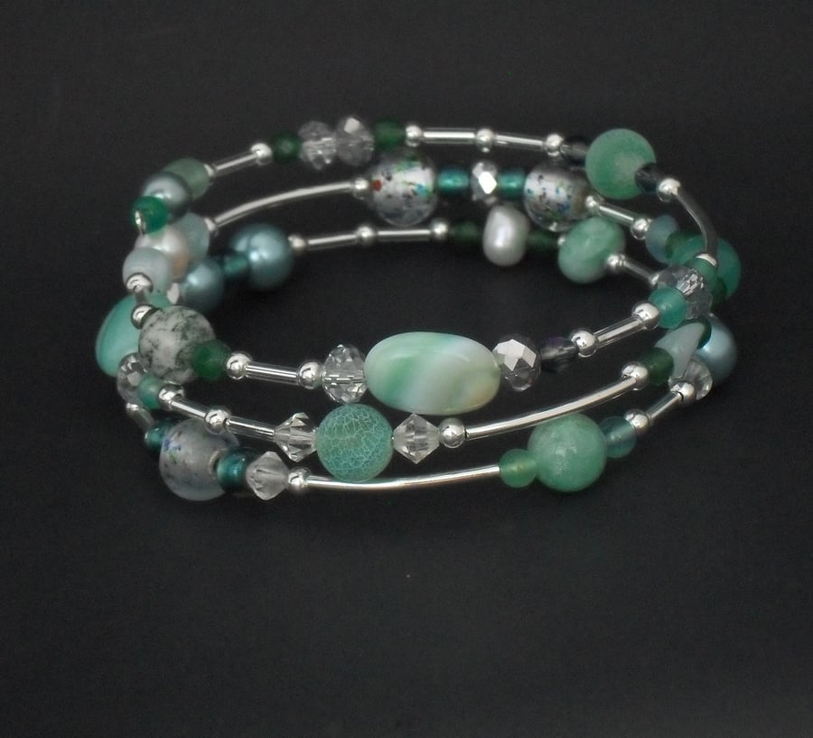 Green gemstone & pearl wire wrap bracelet